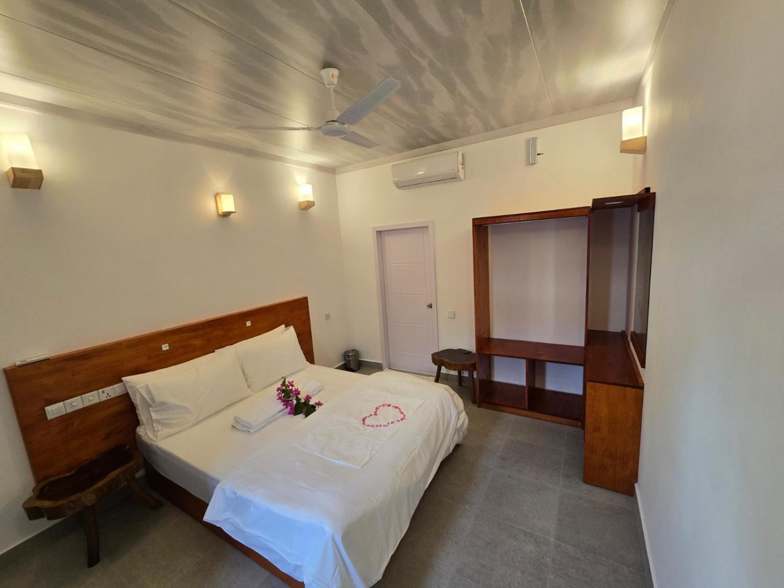 Hotel Sun & Surf Thulusdhoo Exterior foto