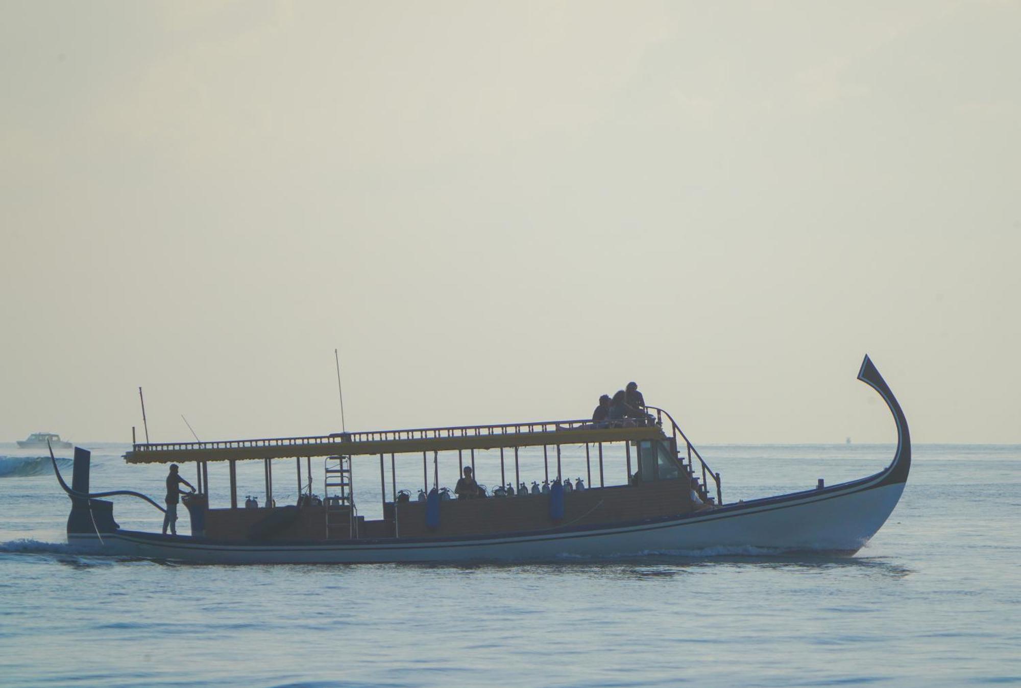 Hotel Sun & Surf Thulusdhoo Exterior foto