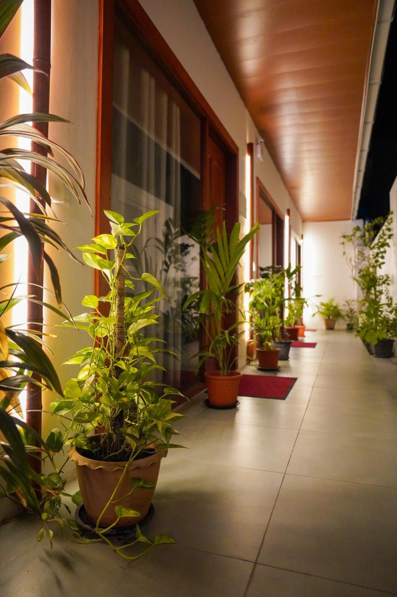 Hotel Sun & Surf Thulusdhoo Exterior foto