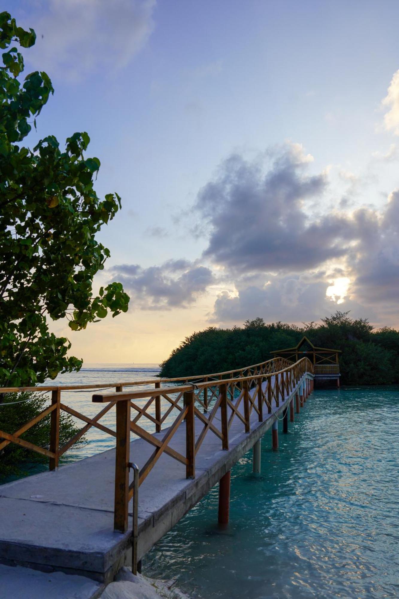Hotel Sun & Surf Thulusdhoo Exterior foto