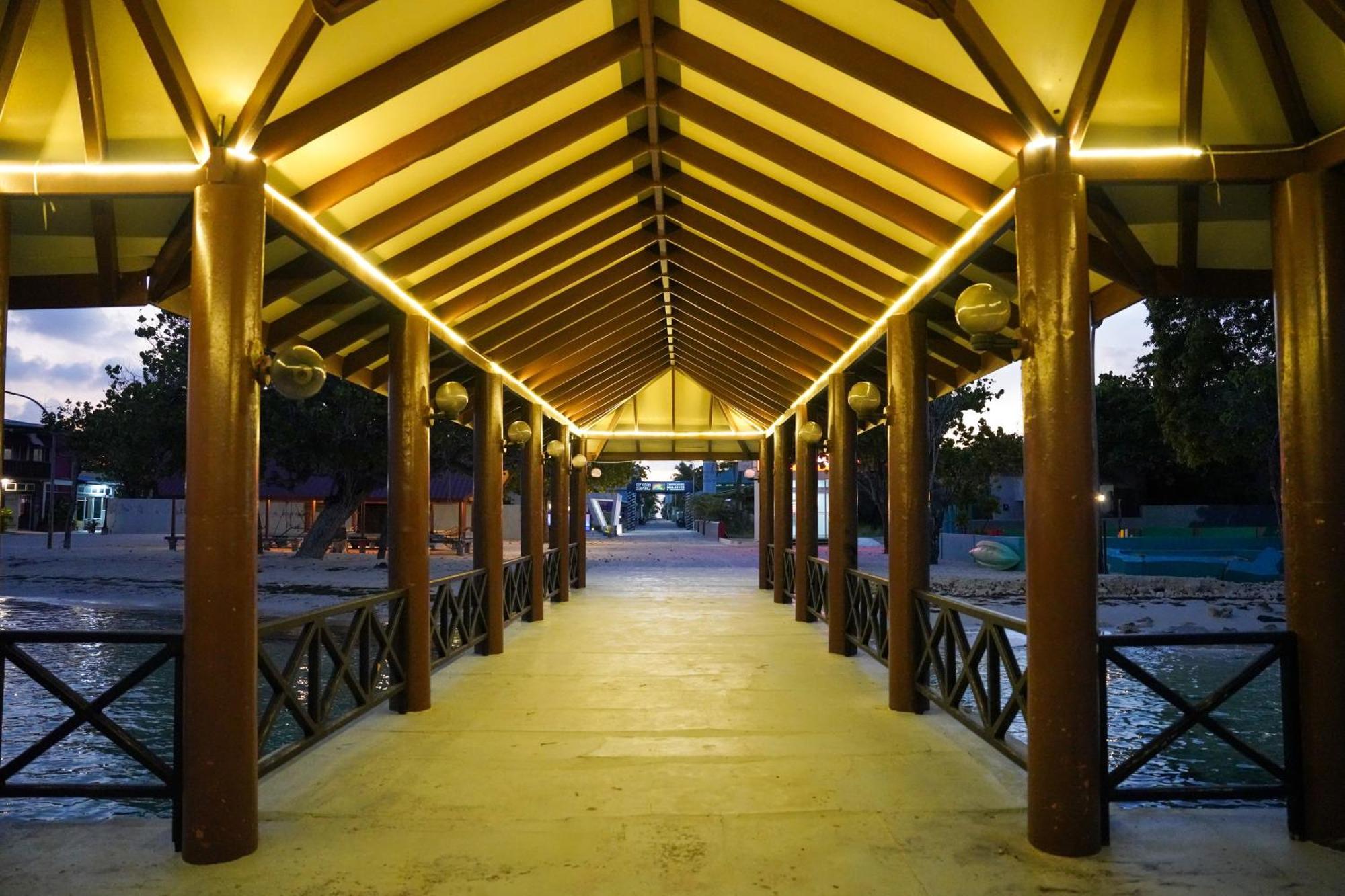 Hotel Sun & Surf Thulusdhoo Exterior foto