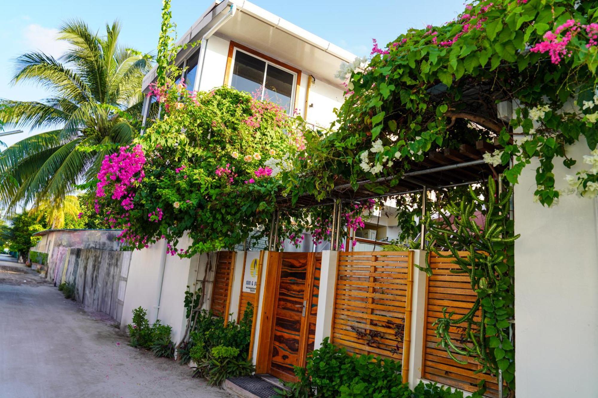 Hotel Sun & Surf Thulusdhoo Exterior foto
