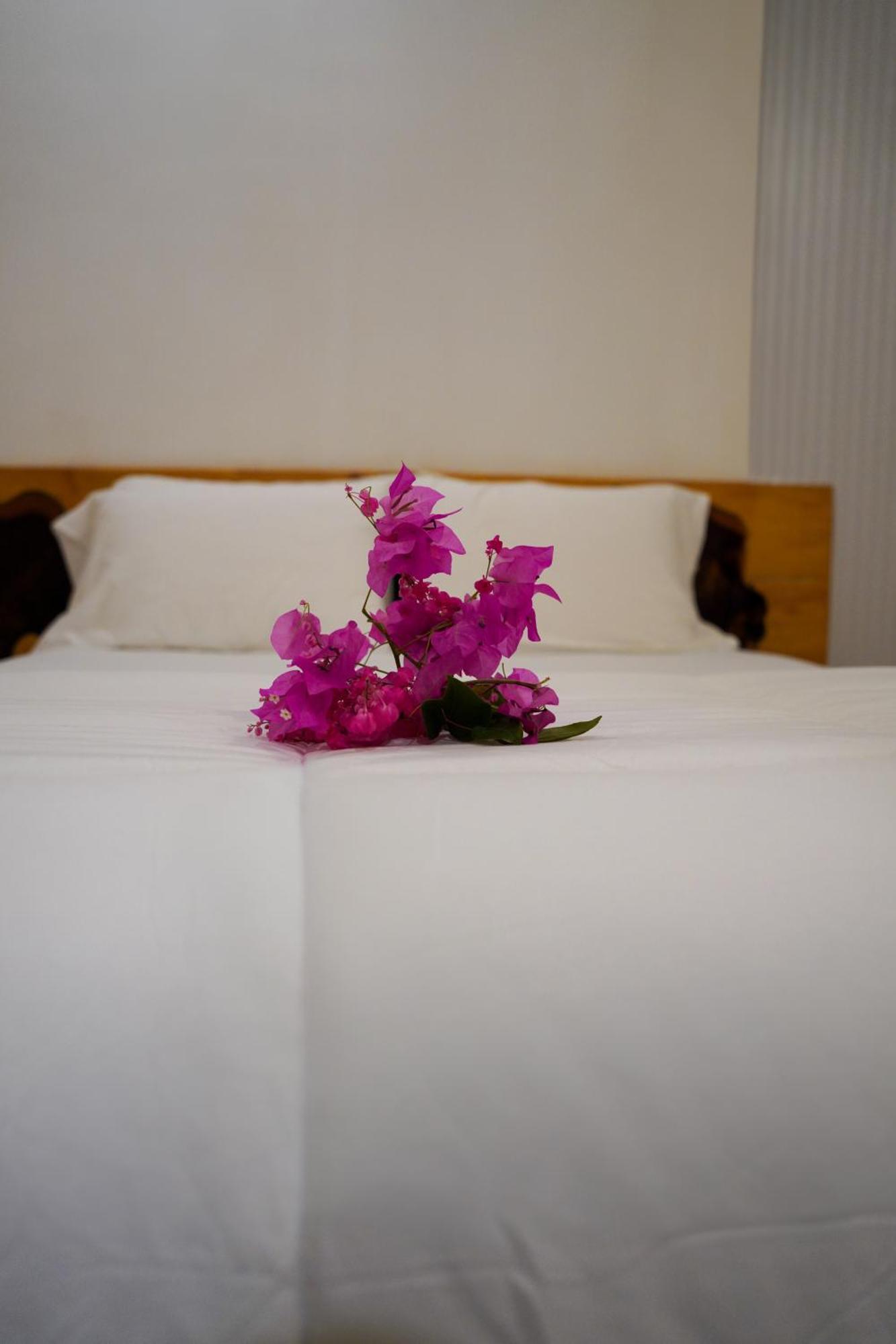 Hotel Sun & Surf Thulusdhoo Exterior foto