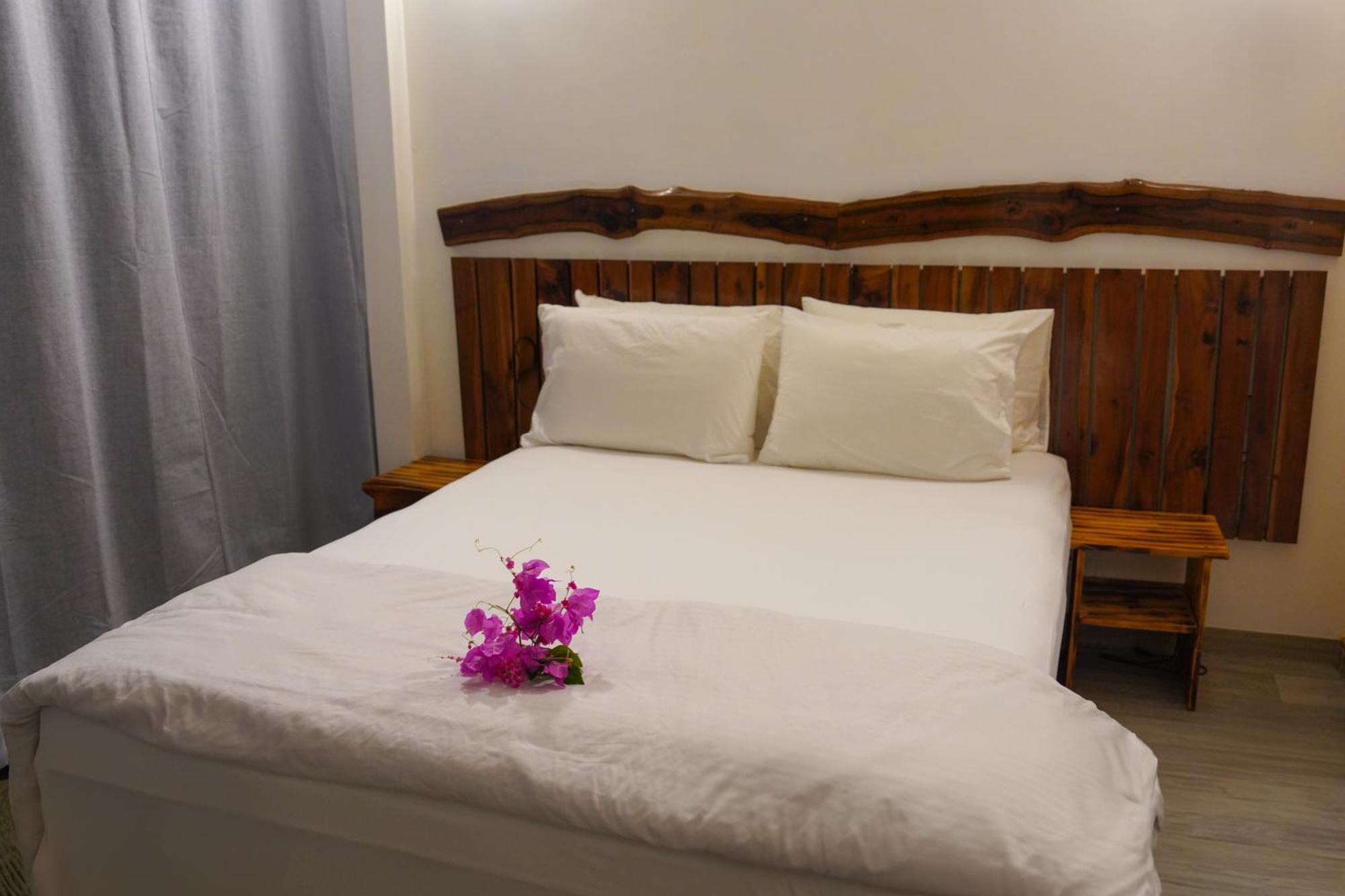 Hotel Sun & Surf Thulusdhoo Exterior foto