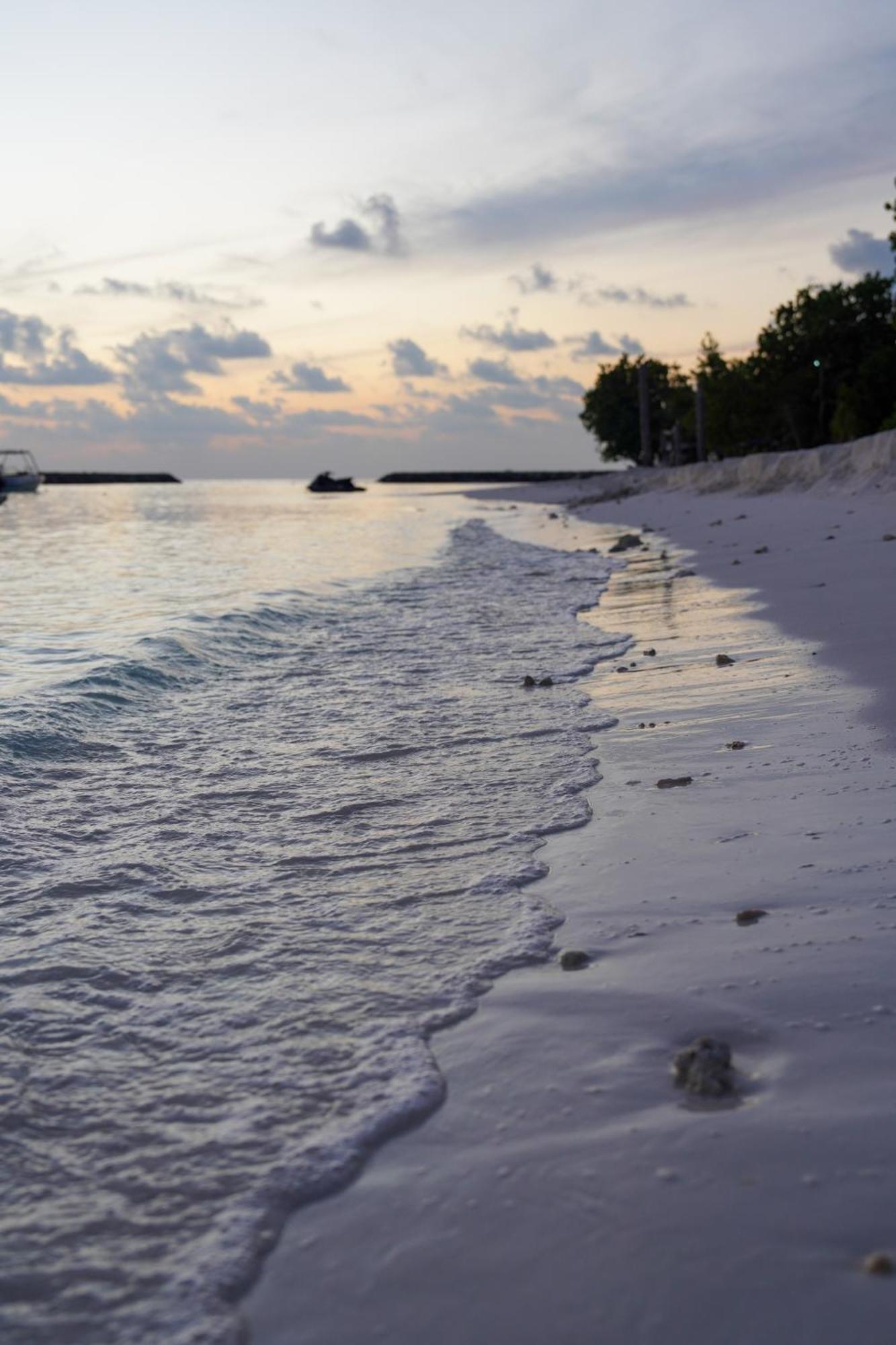 Hotel Sun & Surf Thulusdhoo Exterior foto