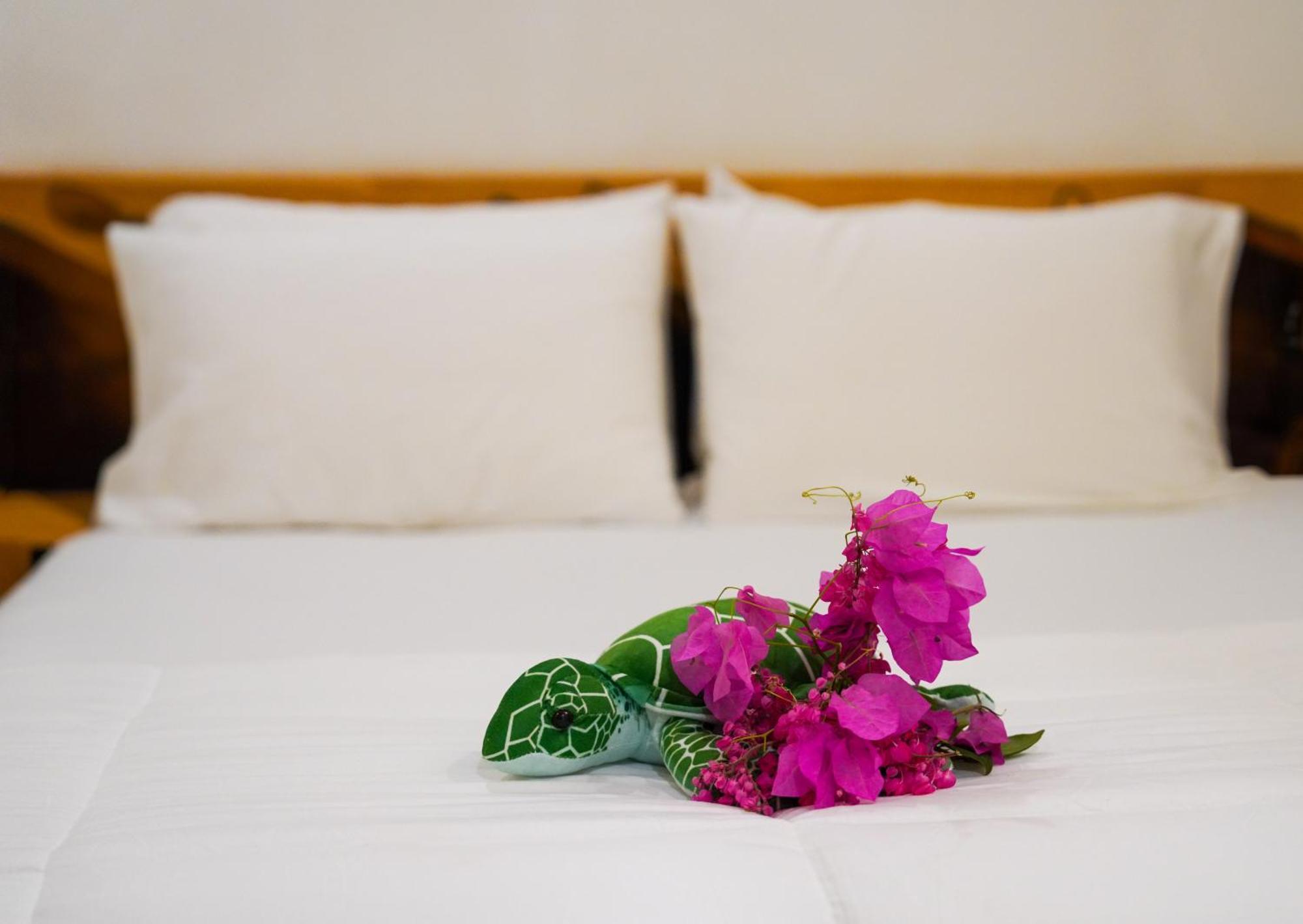 Hotel Sun & Surf Thulusdhoo Exterior foto